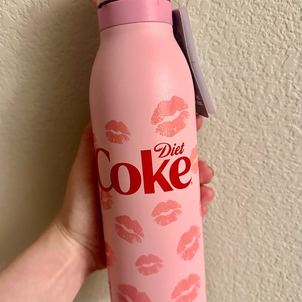 NEW Owala 24oz Special Edition Stainless Steel FreeSip TWIST - Kisses